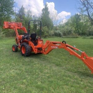 Barely Used (25hrs) kubota LX2610su