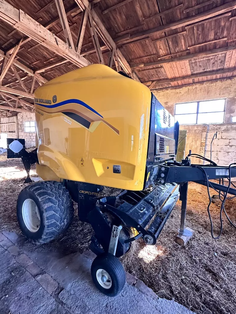 New Holland BR 6090  Roll-Bar 125